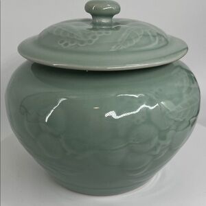 Rare Vintage Chinese Porcelain‎ Celadon Green Ginger Vase in Mint Condition